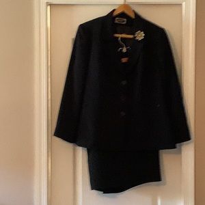 Women’s skirt suit